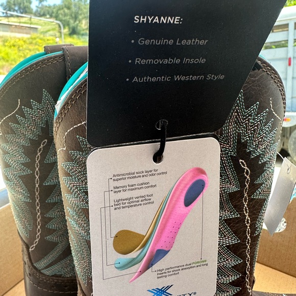 Shyanne Cowgirl boots NWT fatbaby style boots - Picture 5 of 7